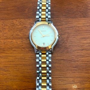 RARE Gucci Watch - 8000.2
